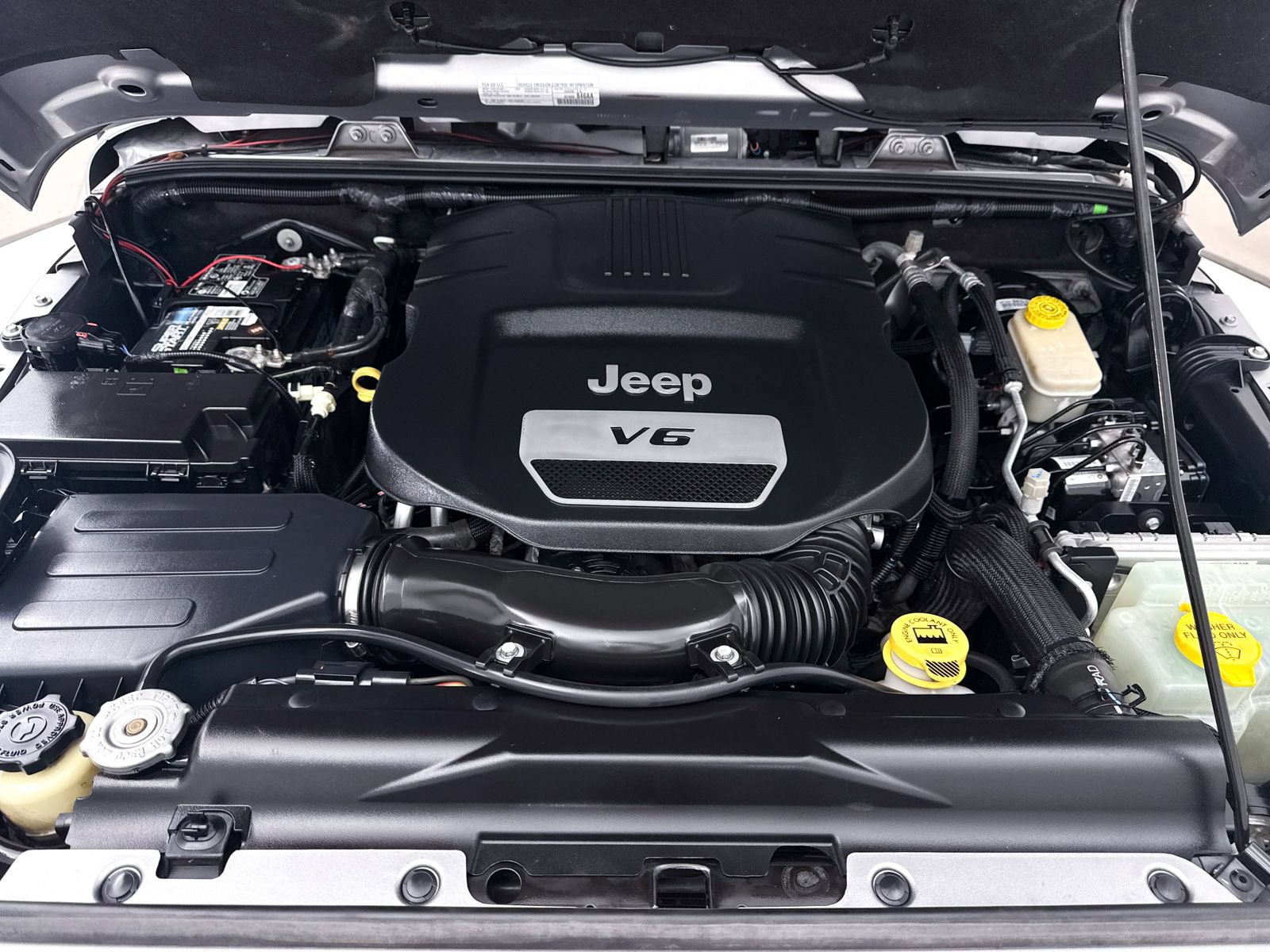 Used 2017 Jeep Wrangler Unlimited Sahara w/ Max Tow Package AWD/4WD image 8