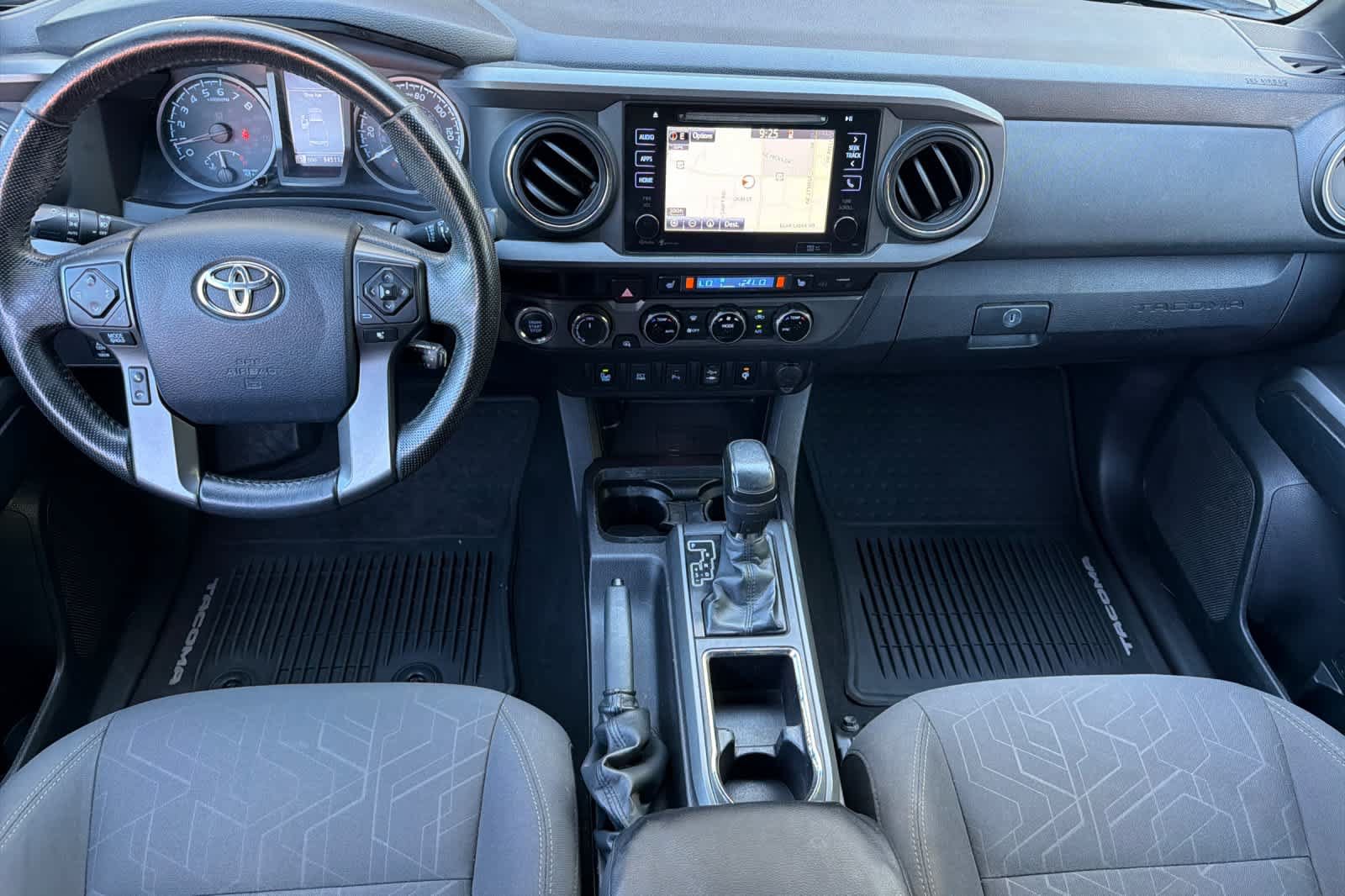 Used 2016 Toyota Tacoma TRD Off-Road w/ Premium & Technology Package AWD/4WD image 3