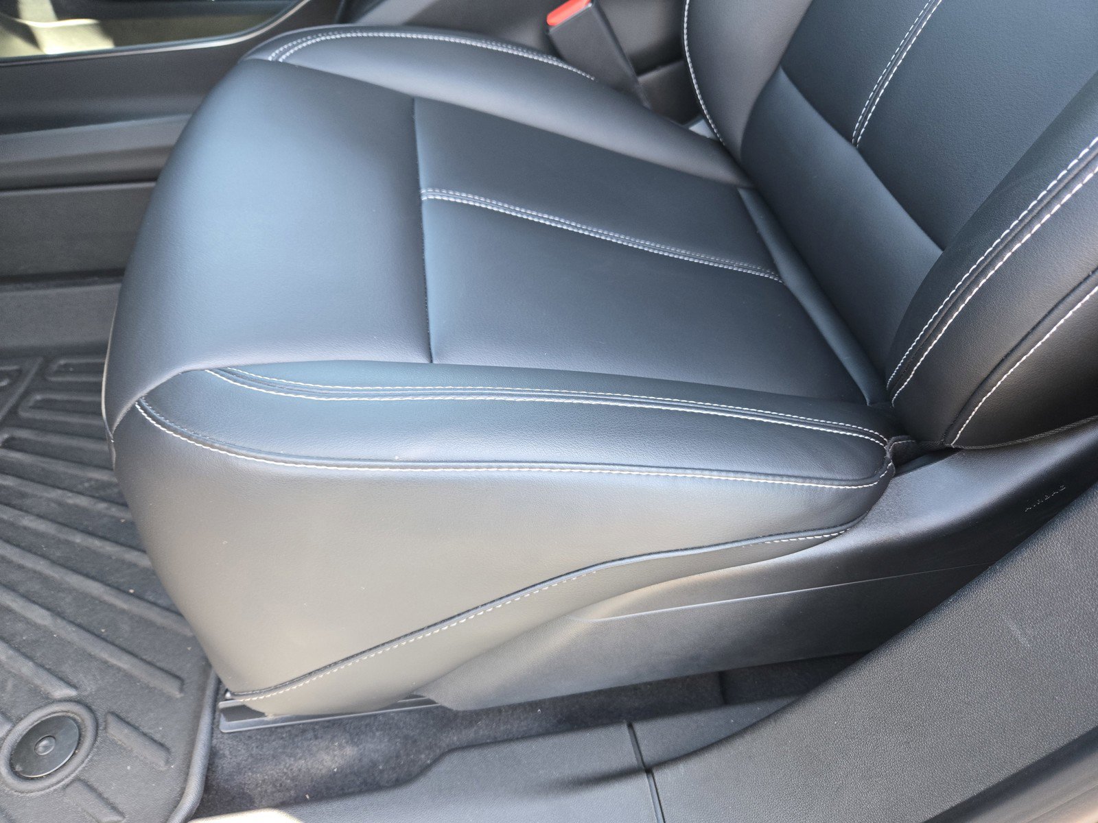 Certified 2024 Cadillac Lyriq Tech w/ Driver Assist Package image 14