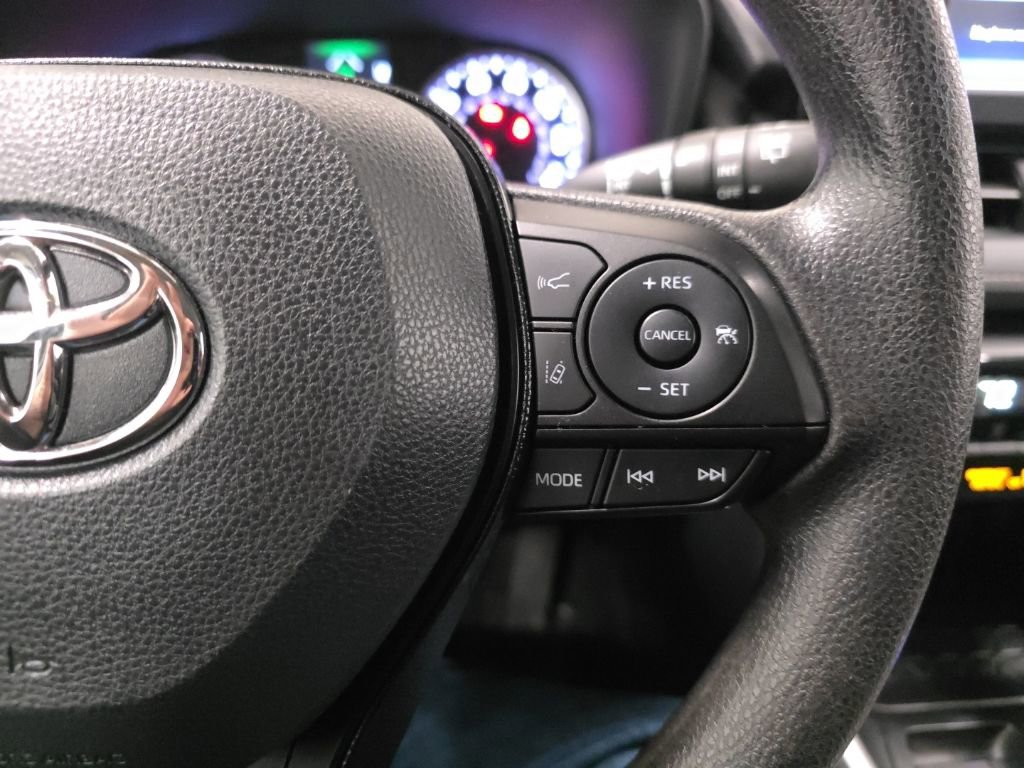 Used 2021 Toyota RAV4 XLE image 15