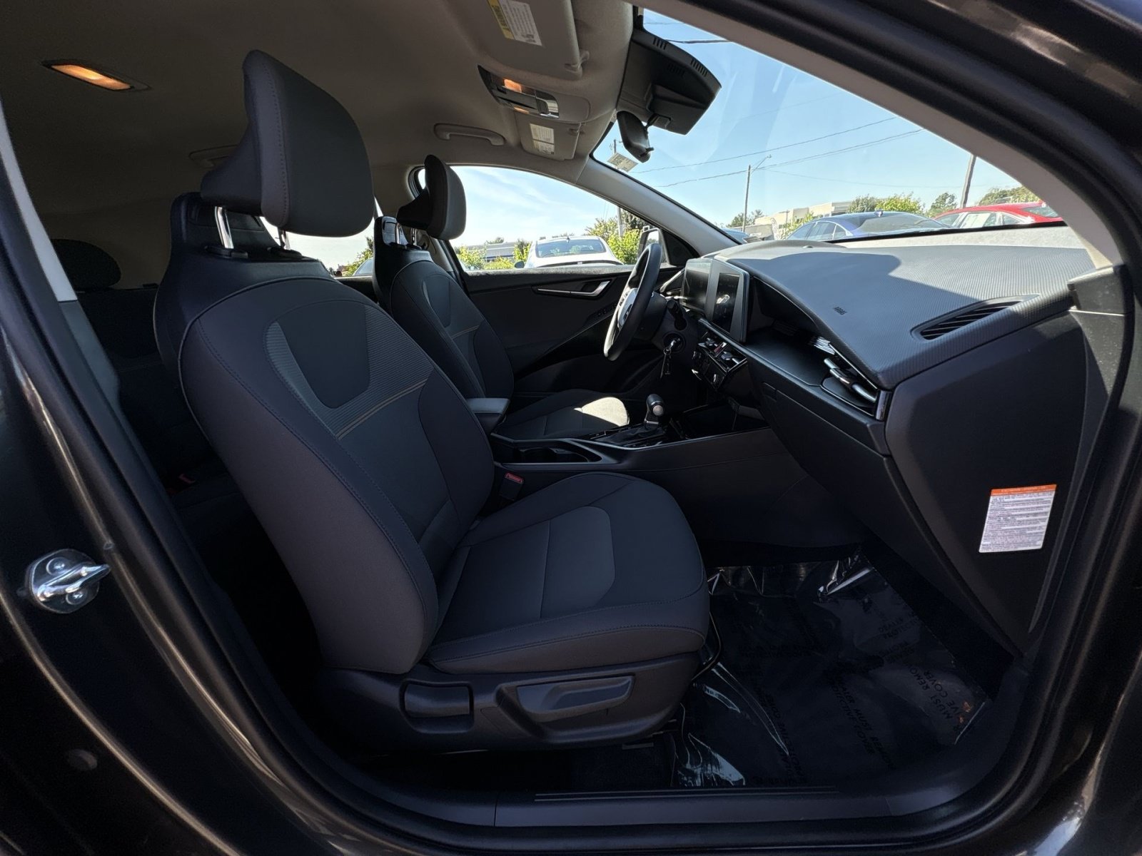 Used 2025 Kia Niro LX FWD image 26