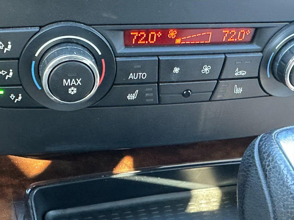 Used 2012 BMW 328i Convertible image 18