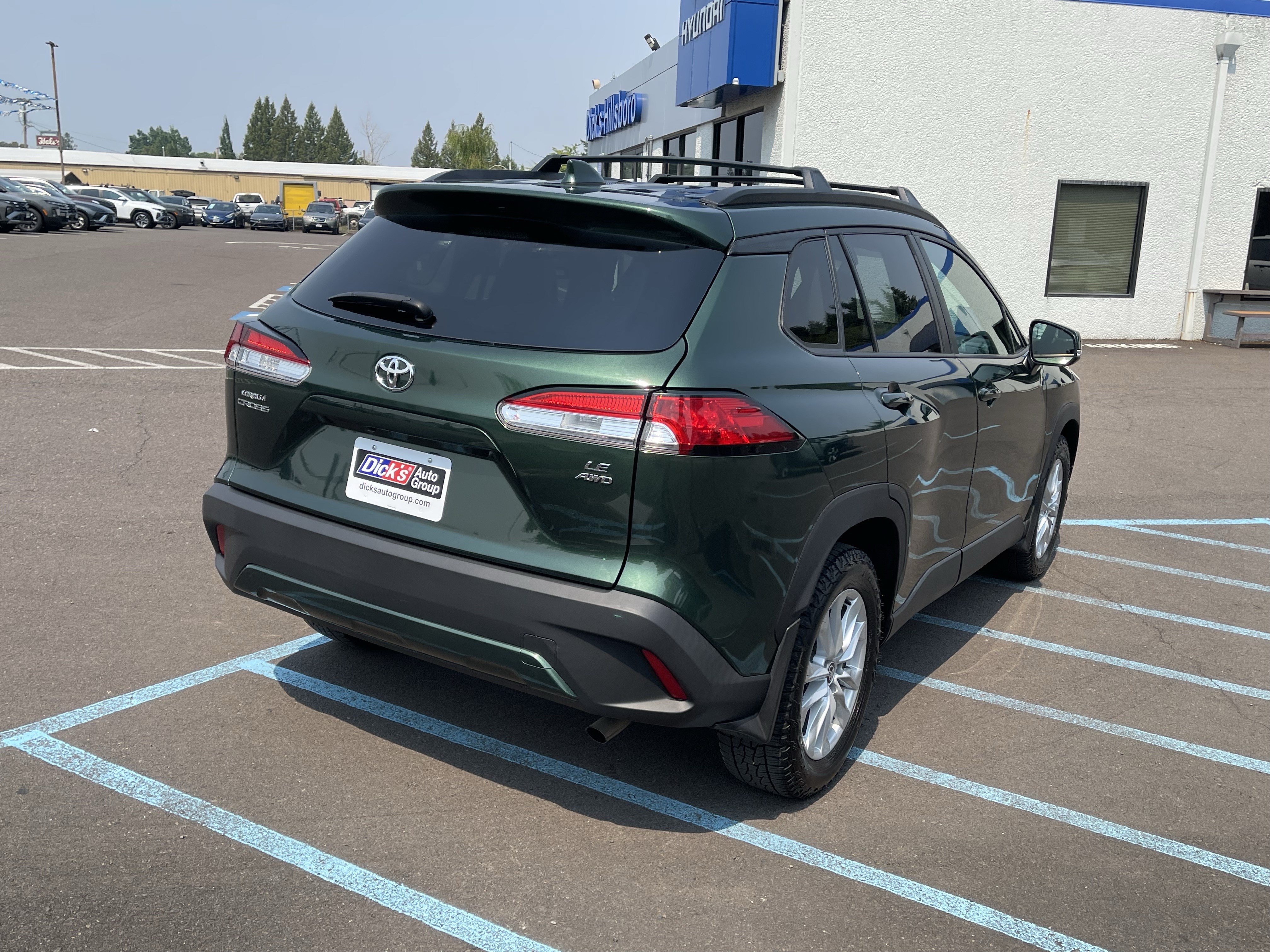 Used 2022 Toyota Corolla Cross LE w/ Moonroof Package AWD/4WD image 5