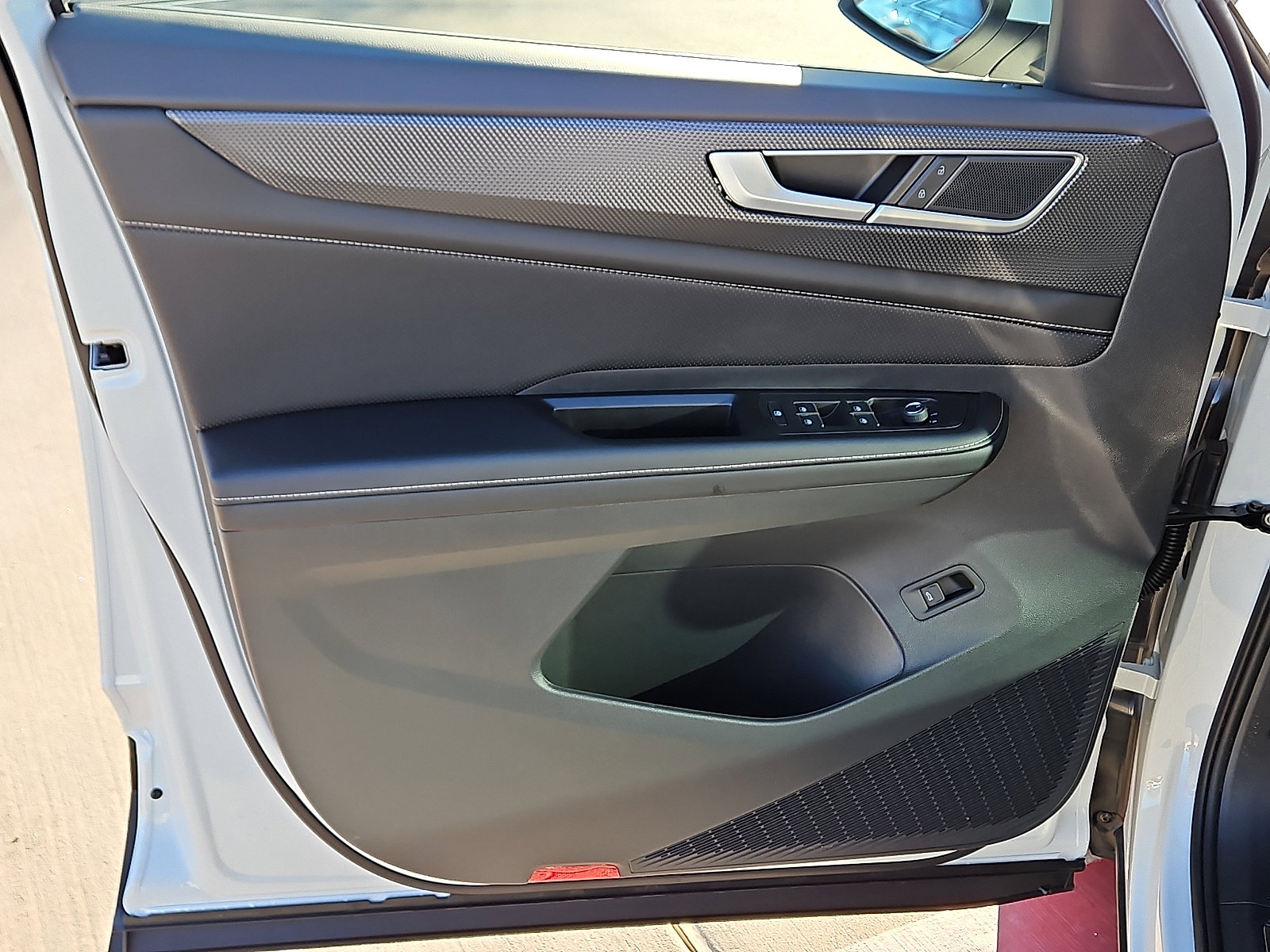 New 2026 Volkswagen Atlas Cross Sport SEL image 15