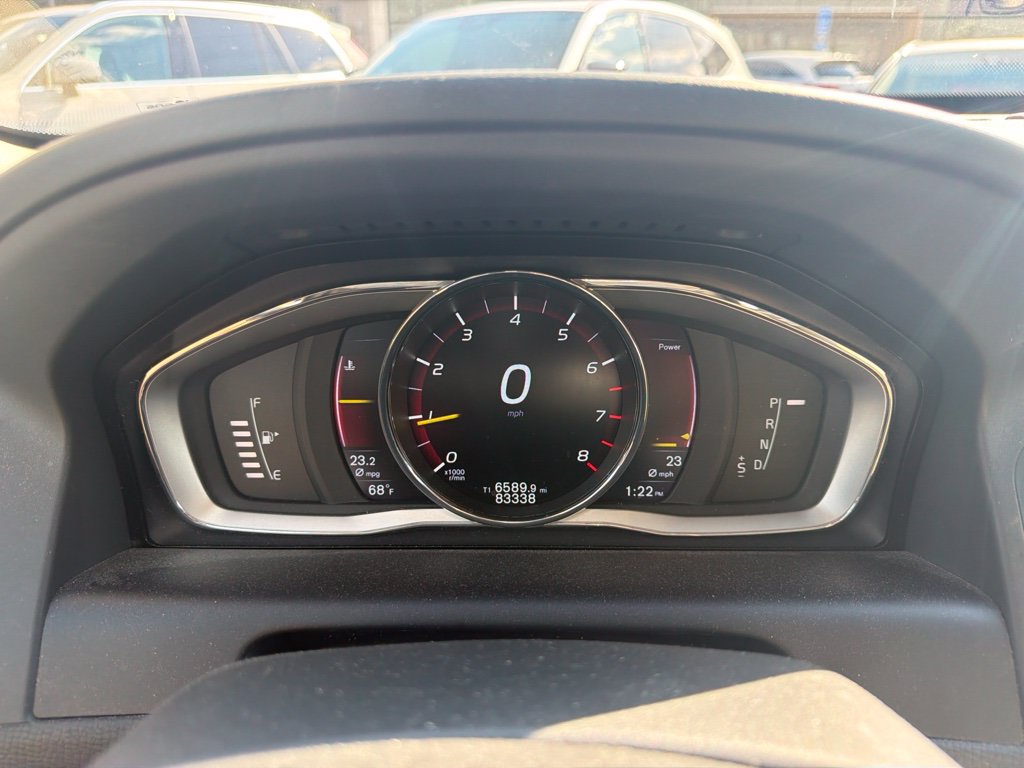 Used 2016 Volvo XC60 T6 w/ Proximity Package AWD/4WD image 9