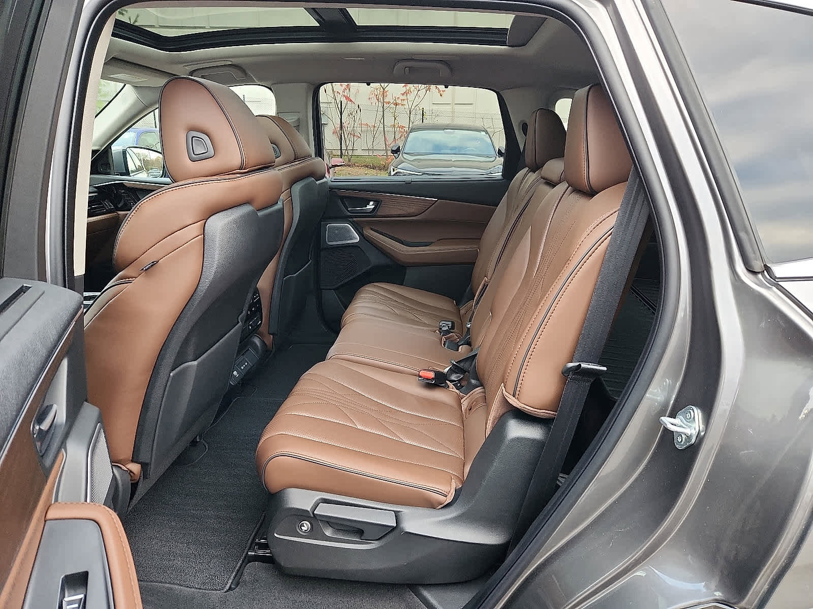 Certified 2025 Acura MDX w/Advance Package image 11