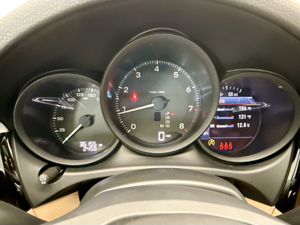 Used 2022 Porsche Macan AWD/4WD image 33