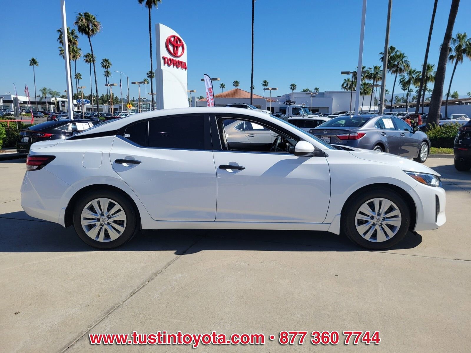 Used 2024 Nissan Sentra S image 3