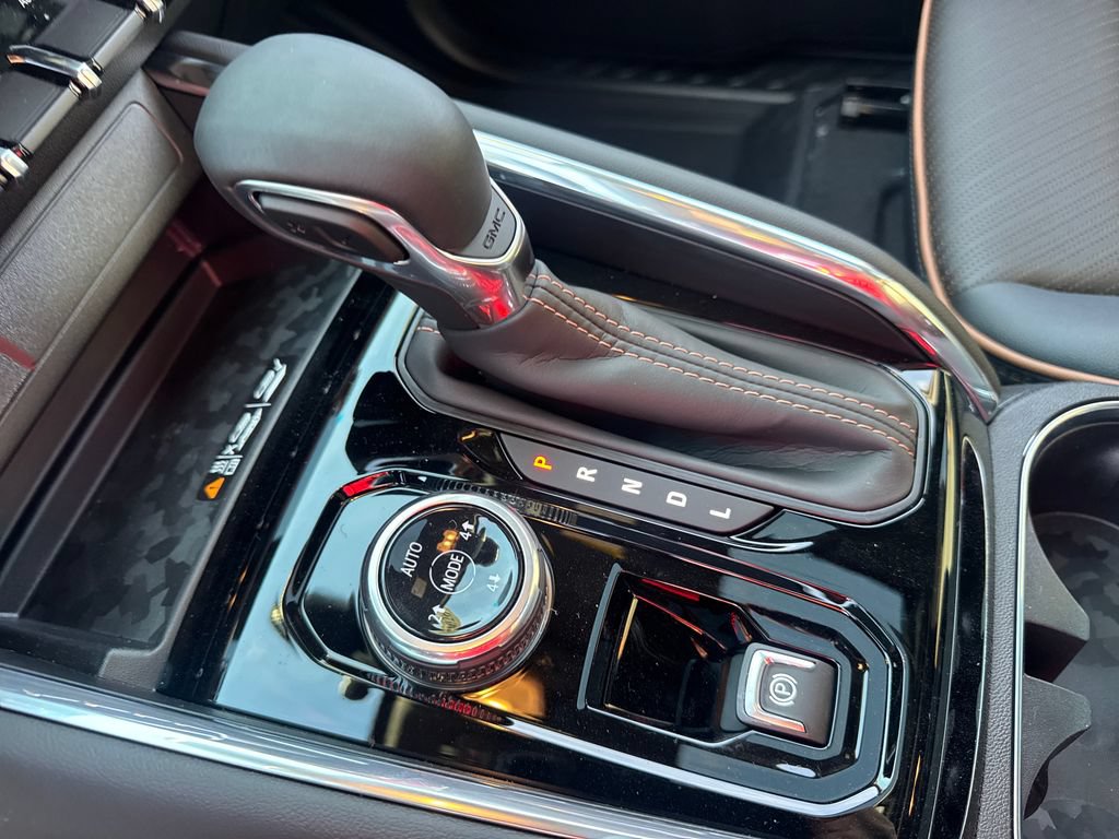 New 2026 GMC Canyon AT4 w/ Technology Plus Package AWD/4WD image 18