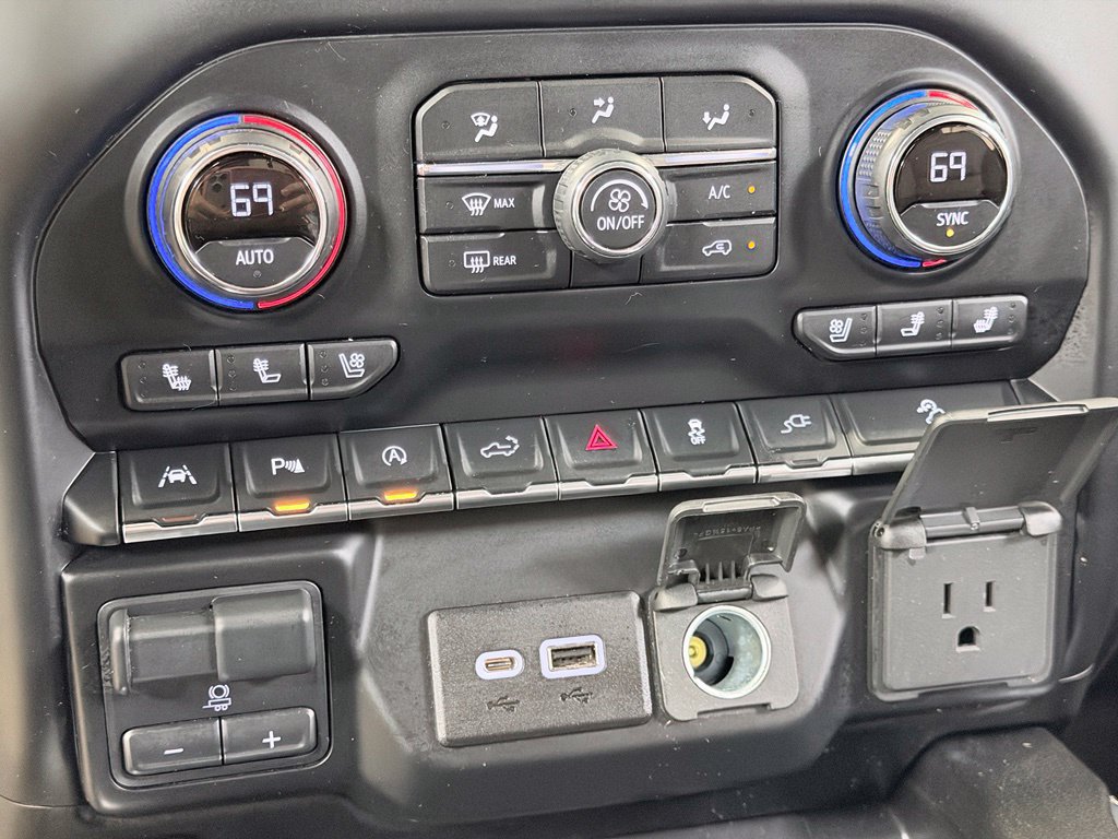 Used 2021 Chevrolet Silverado 1500 LTZ w/ LTZ Premium Package AWD/4WD image 49