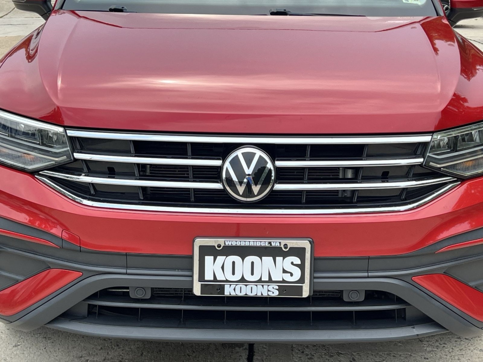 Used 2022 Volkswagen Tiguan SE AWD/4WD image 12