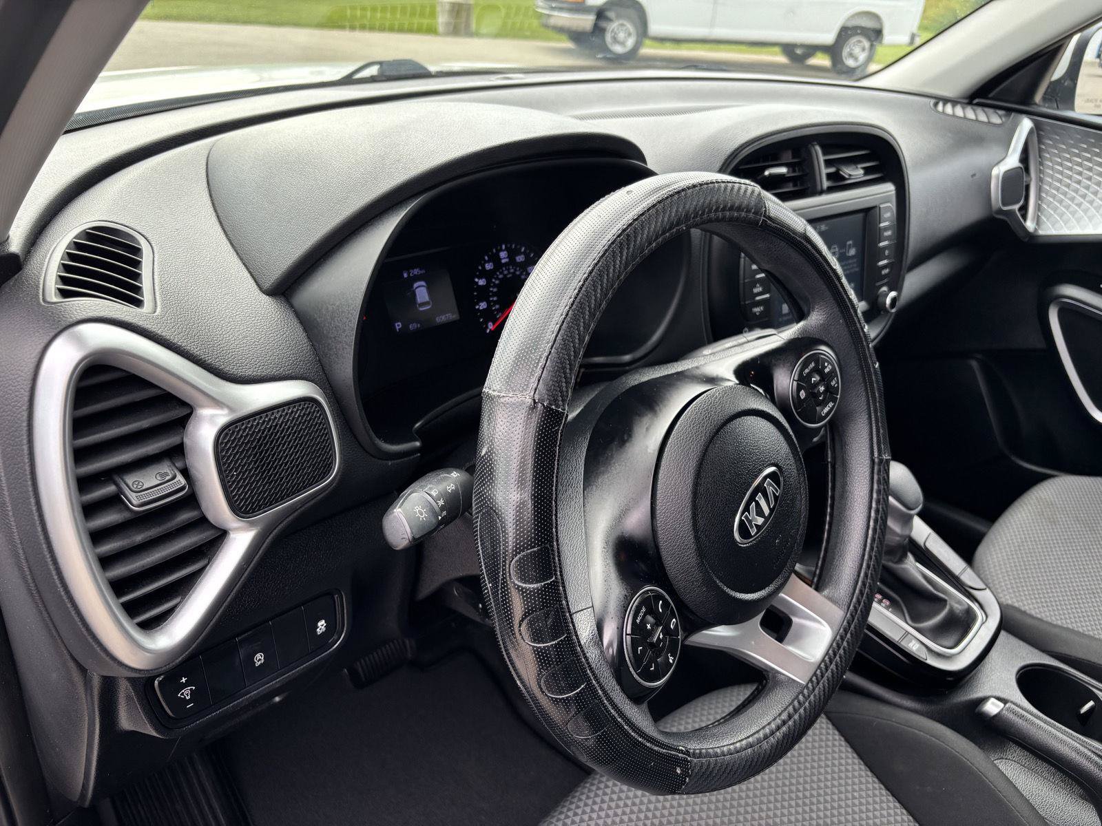 Used 2020 Kia Soul LX FWD image 18