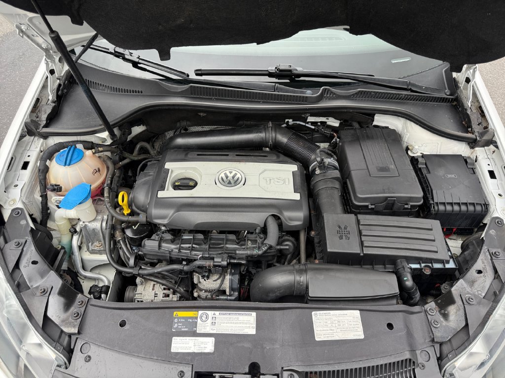 Used 2014 Volkswagen GTI Driver's Edition FWD image 24
