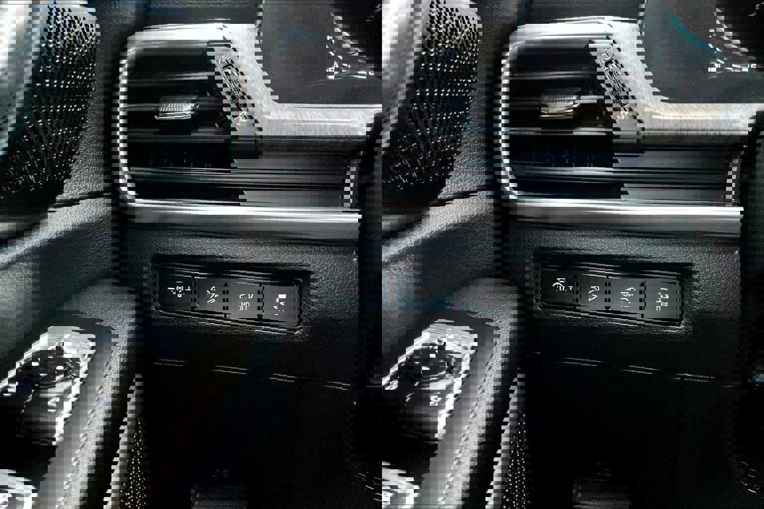 Used 2024 Kia Telluride EX w/ EX Captain's Chair Package image 36