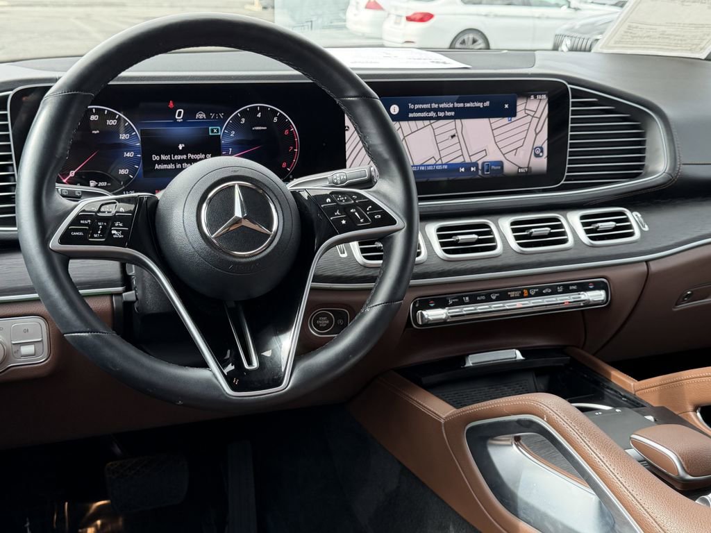 Used 2025 Mercedes-Benz GLS 450 4MATIC image 30