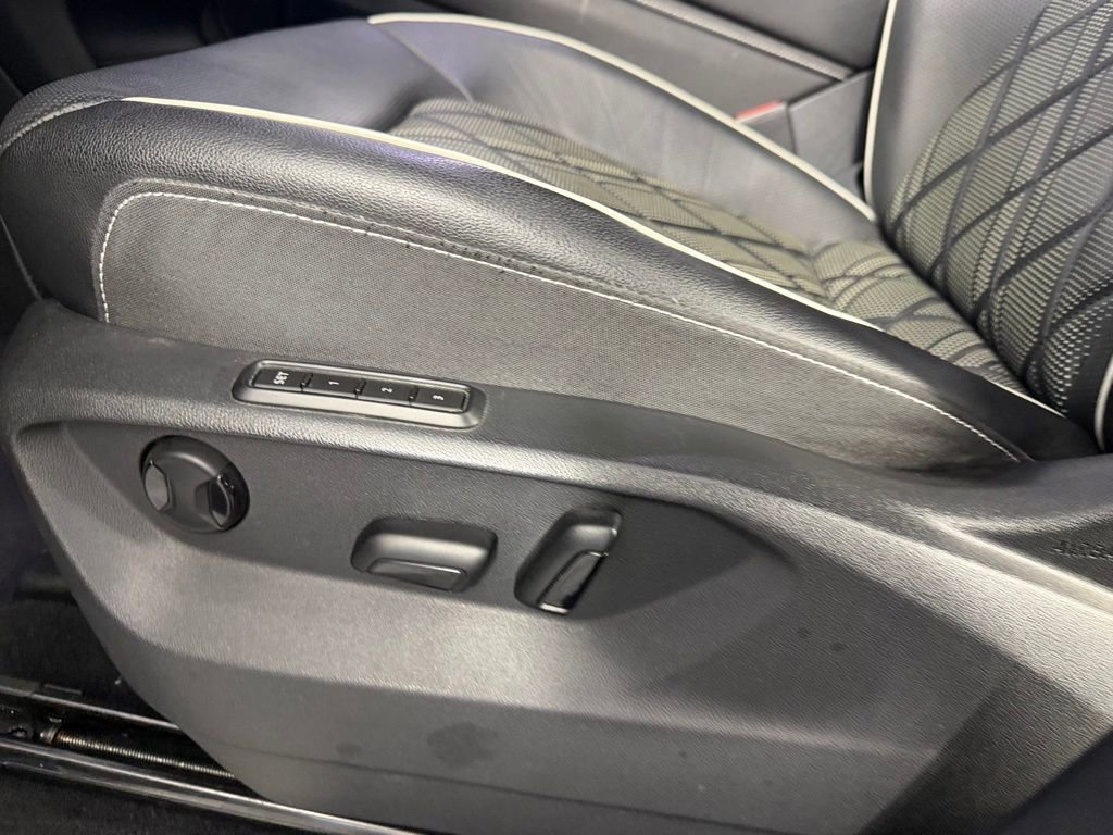 Used 2024 Volkswagen Atlas SEL Premium R-Line image 27