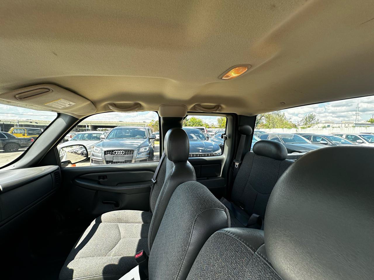 Used 2005 Chevrolet Silverado 1500 W/T RWD image 28