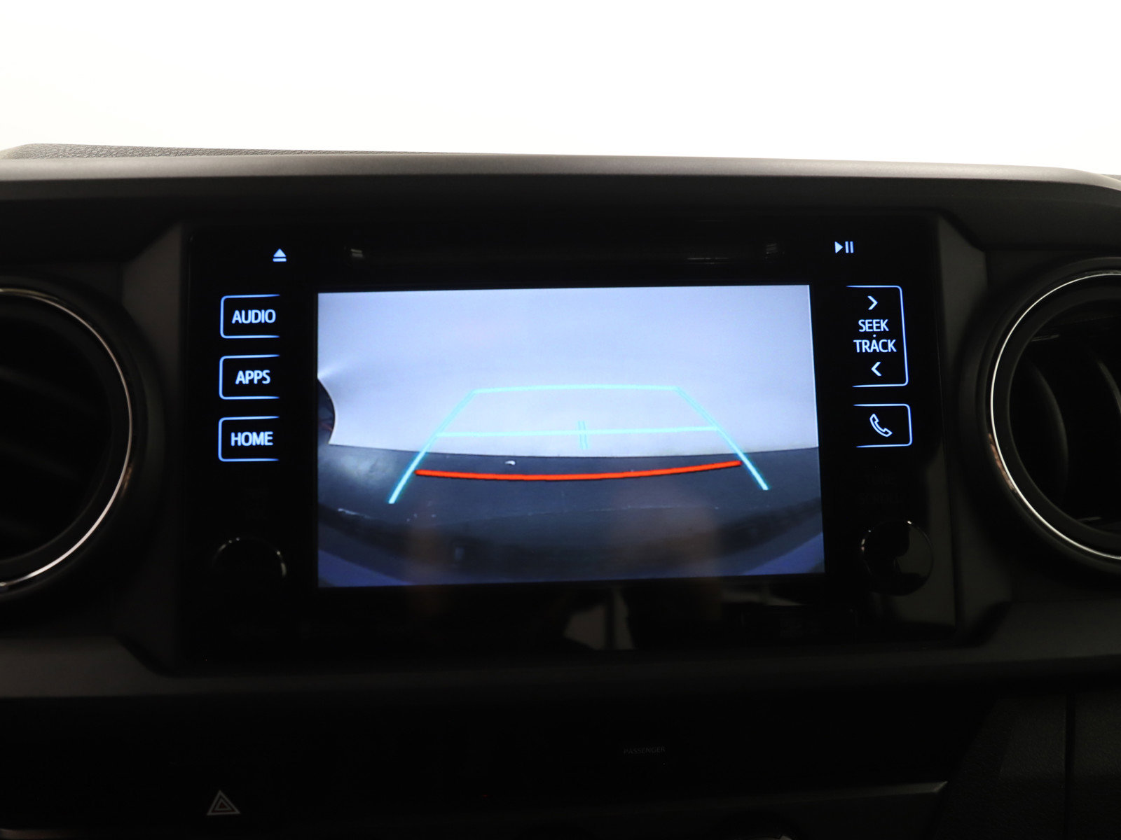 Used 2017 Toyota Tacoma TRD Sport w/ Tow Package (A/T) image 22