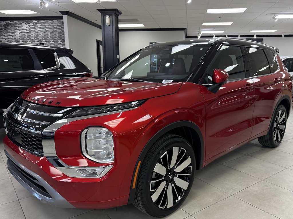 New 2026 Mitsubishi Outlander SEL image 3