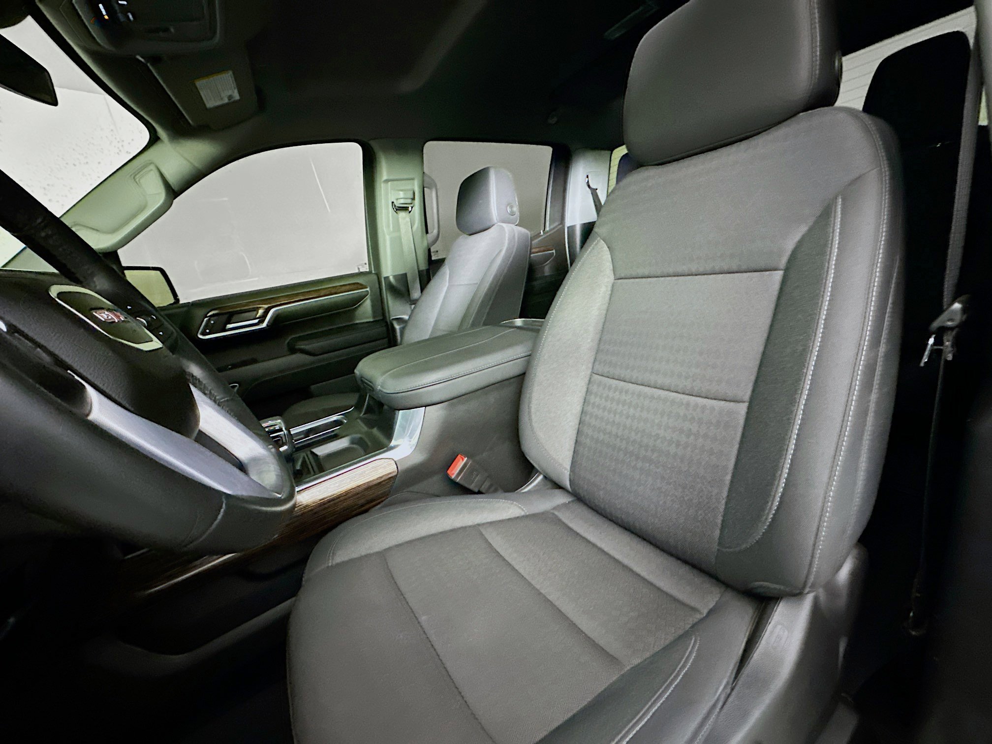 Used 2024 GMC Sierra 1500 Elevation image 13