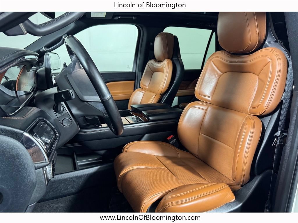 Certified 2019 Lincoln Navigator Reserve AWD/4WD image 16