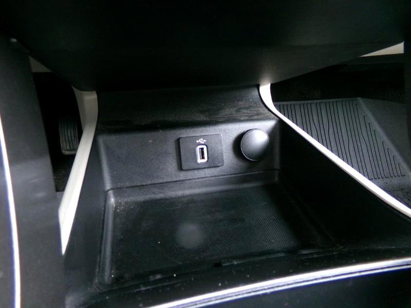 Used 2018 Ford Fusion Energi SE image 20