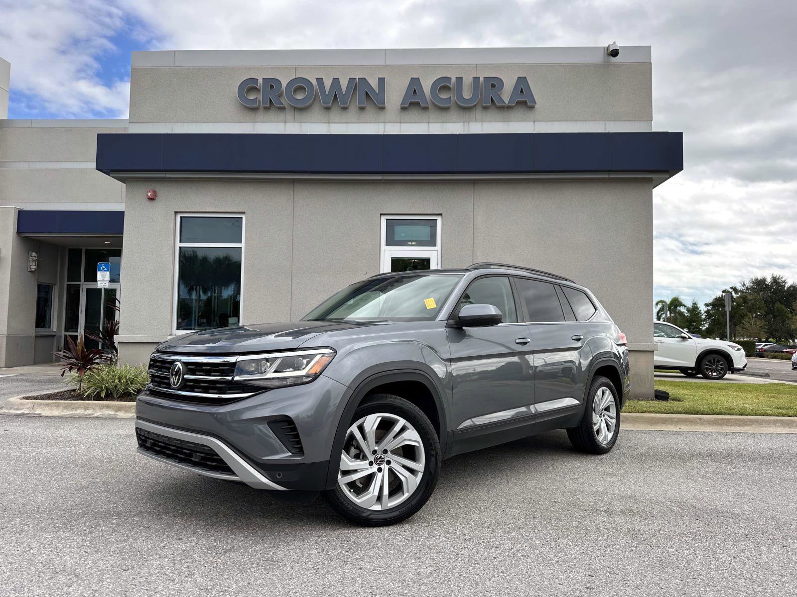 Used 2023 Volkswagen Atlas SE image 1