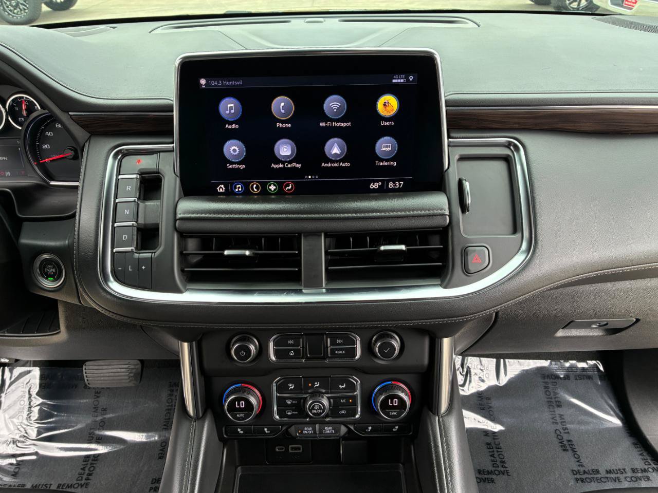 Used 2021 Chevrolet Tahoe Z71 w/ Luxury Package AWD/4WD image 18