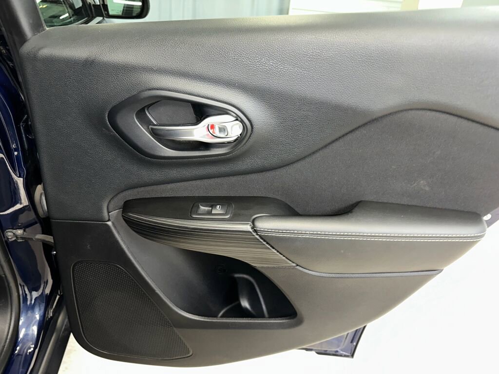 Used 2014 Jeep Cherokee Latitude image 22