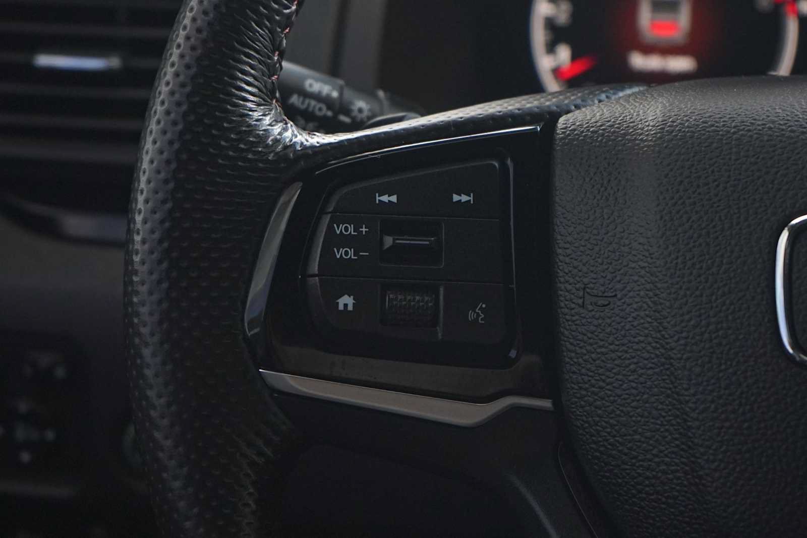Certified 2025 Honda Ridgeline Black Edition image 16