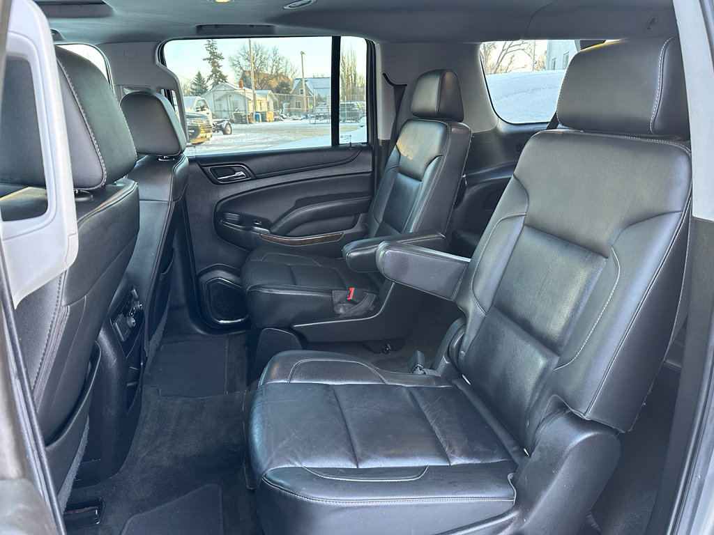 Used 2018 Chevrolet Suburban LT image 9
