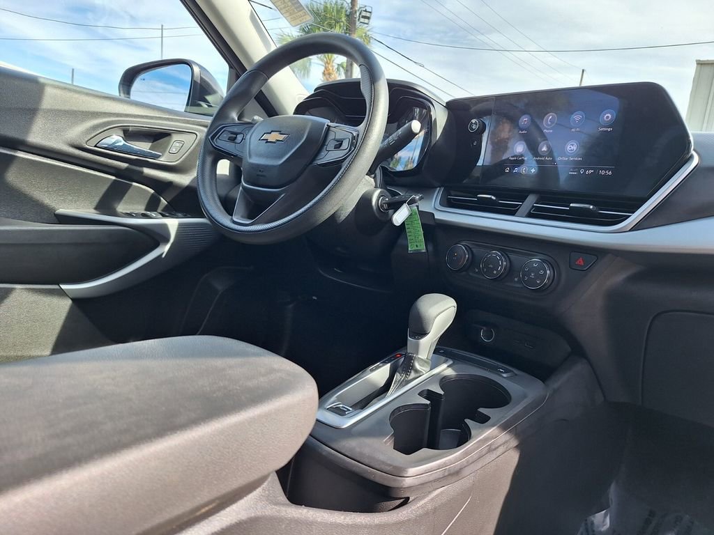 Used 2024 Chevrolet Trax LS w/ LS Convenience Package image 25