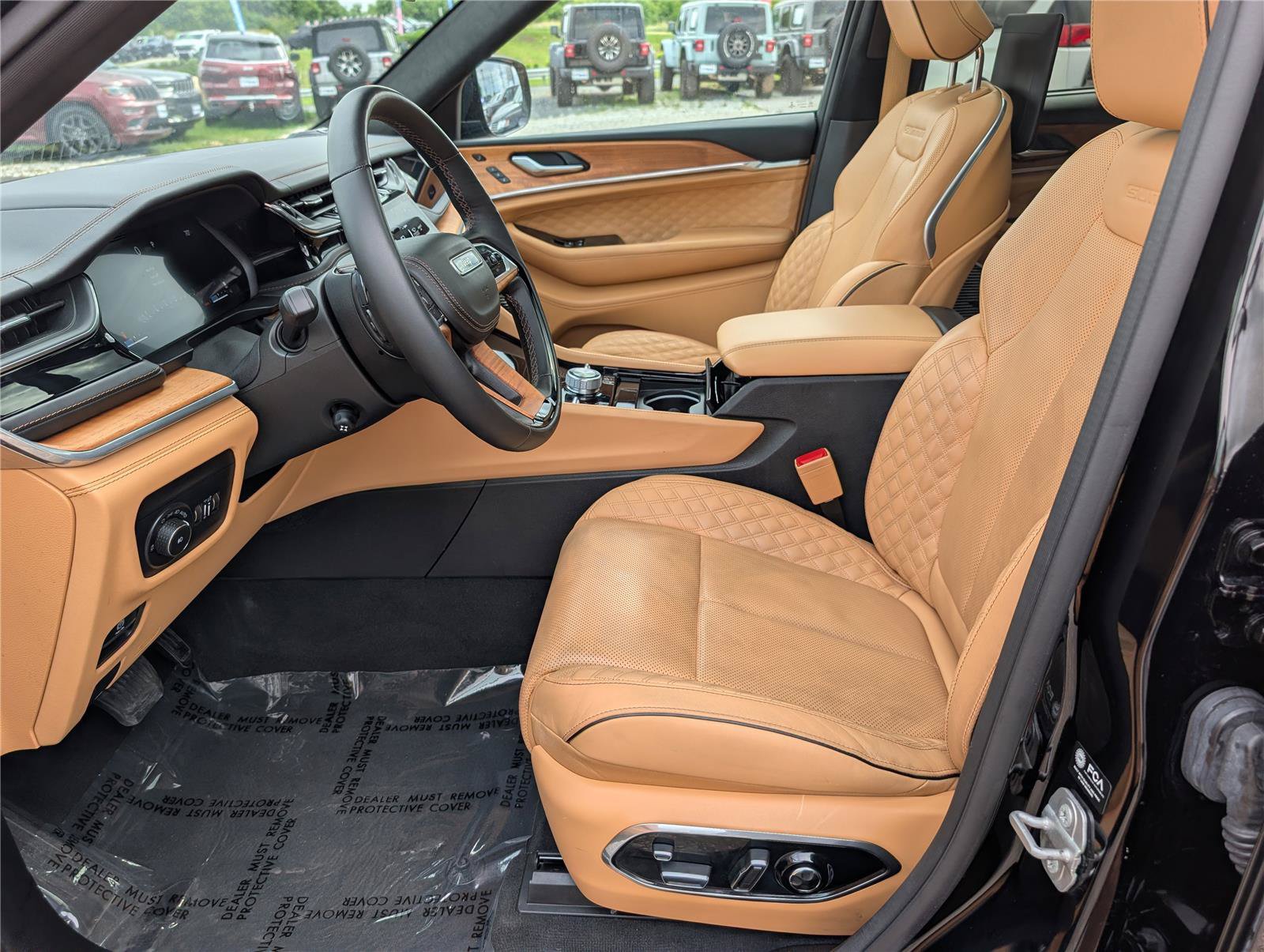 Used 2023 Jeep Grand Cherokee Summit AWD/4WD image 19
