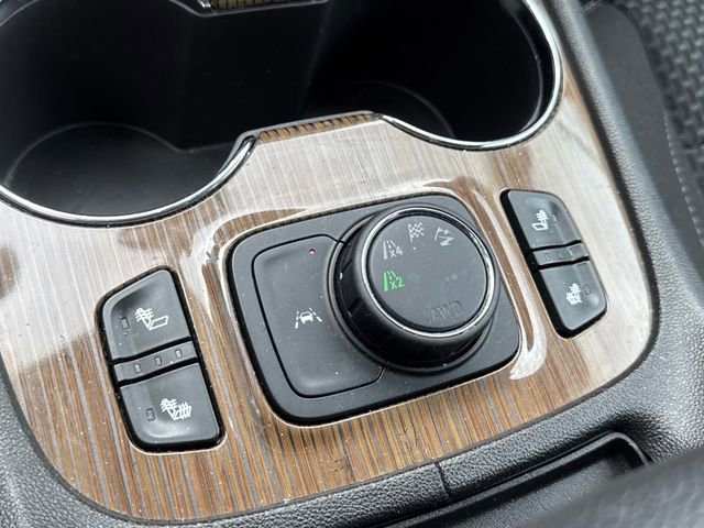 Used 2022 GMC Acadia SLE w/ Driver Convenience Package AWD/4WD image 23