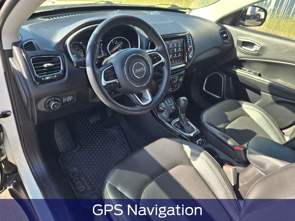 Used 2018 Jeep Compass Latitude w/ Popular Equipment Group AWD/4WD image 2