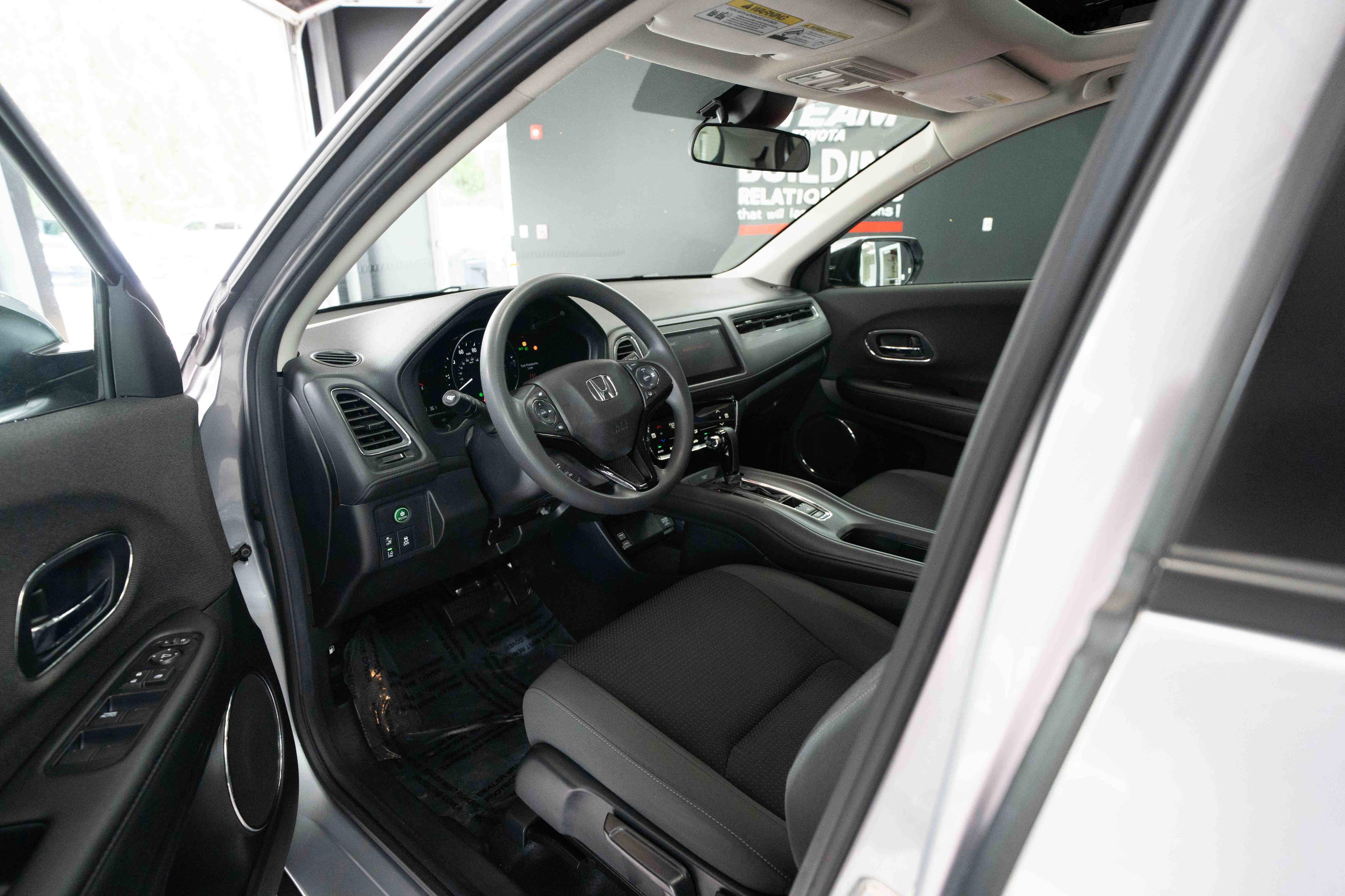 Used 2020 Honda HR-V EX image 8