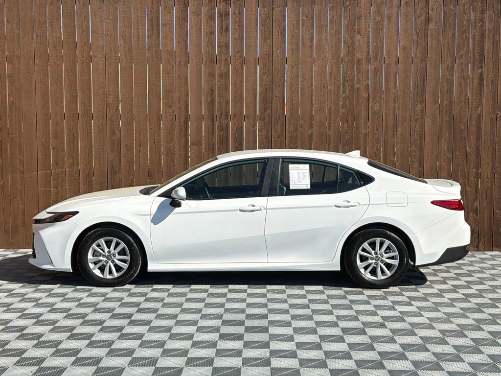 Used 2025 Toyota Camry LE w/ Convenience Package image 14