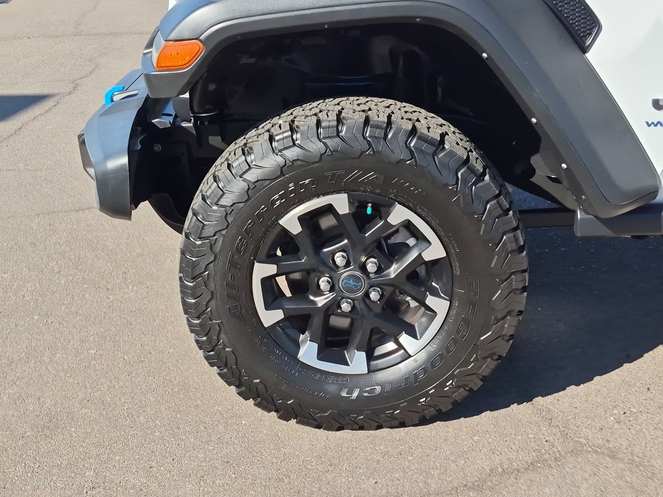 Used 2024 Jeep Wrangler Unlimited Rubicon 4xe AWD/4WD image 10