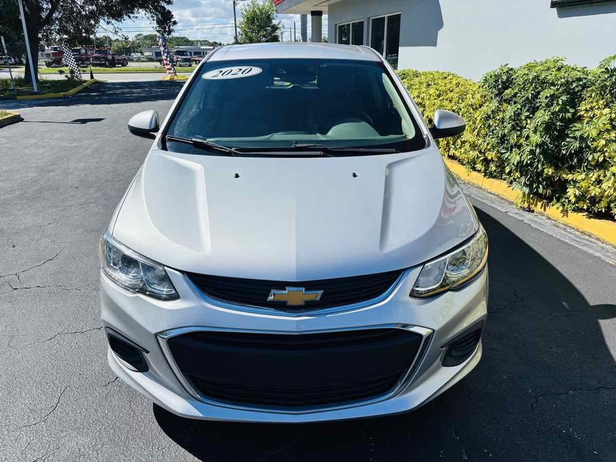 Used 2020 Chevrolet Sonic LT image 2