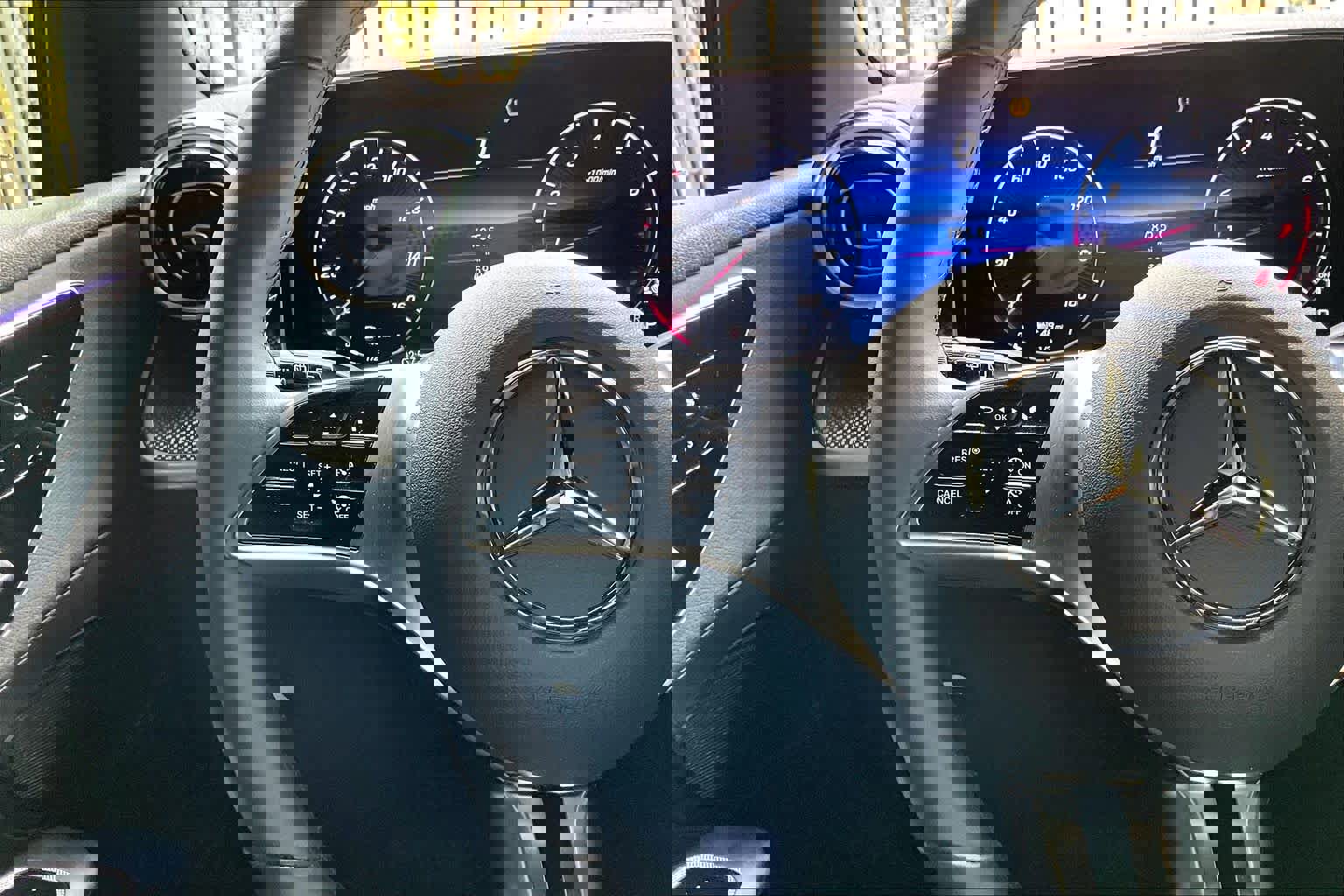 Used 2026 Mercedes-Benz GLC 300 image 23