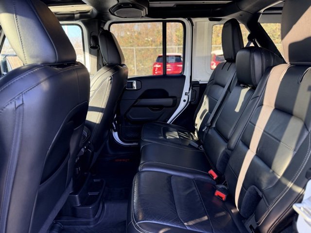 Used 2019 Jeep Wrangler Unlimited Sahara image 24