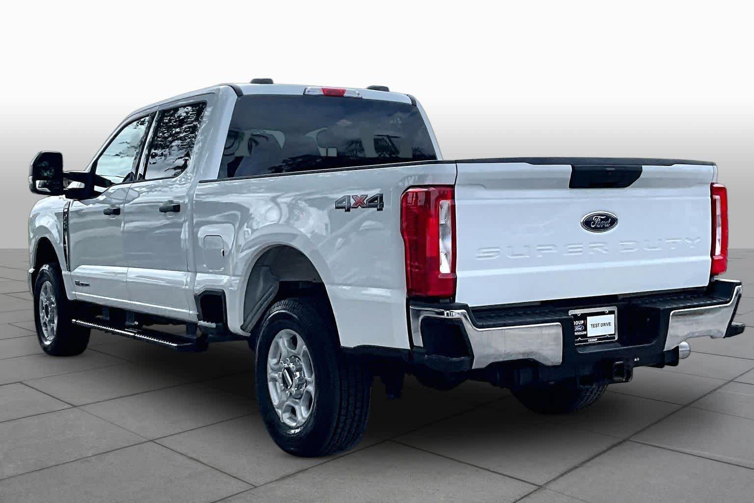 Used 2025 Ford F250 XLT AWD/4WD image 12