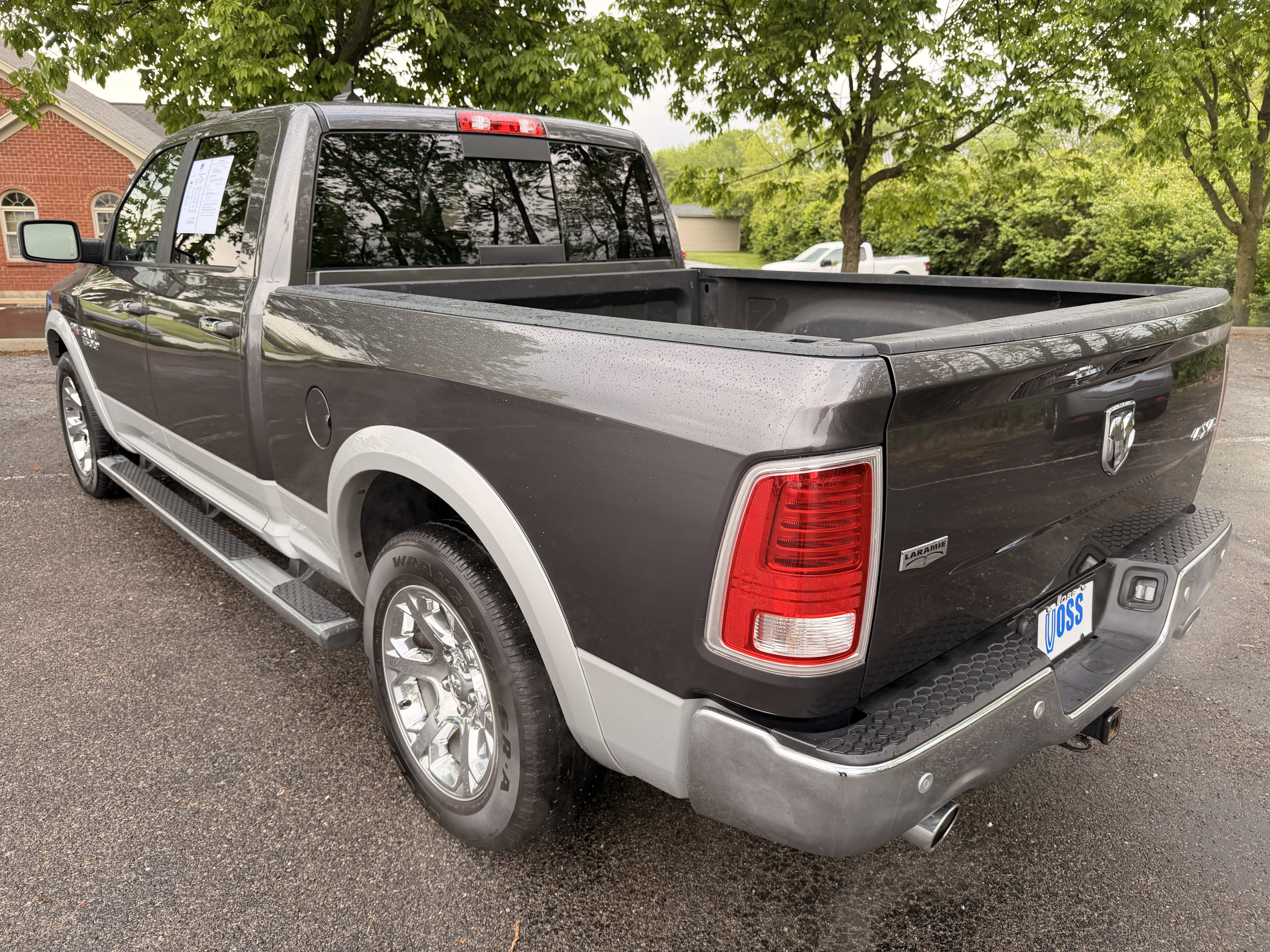 Used 2017 RAM 1500 Laramie w/ Convenience Group AWD/4WD image 5