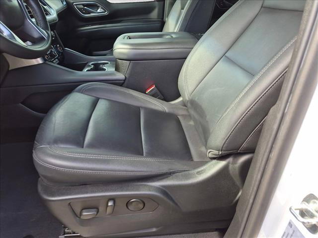 Used 2023 Chevrolet Suburban Z71 w/ Luxury Package AWD/4WD image 15