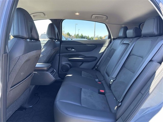 Used 2025 Nissan Ariya AWD image 15