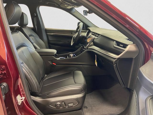 New 2025 Jeep Grand Cherokee Limited w/ Black Appearance Package AWD/4WD image 15