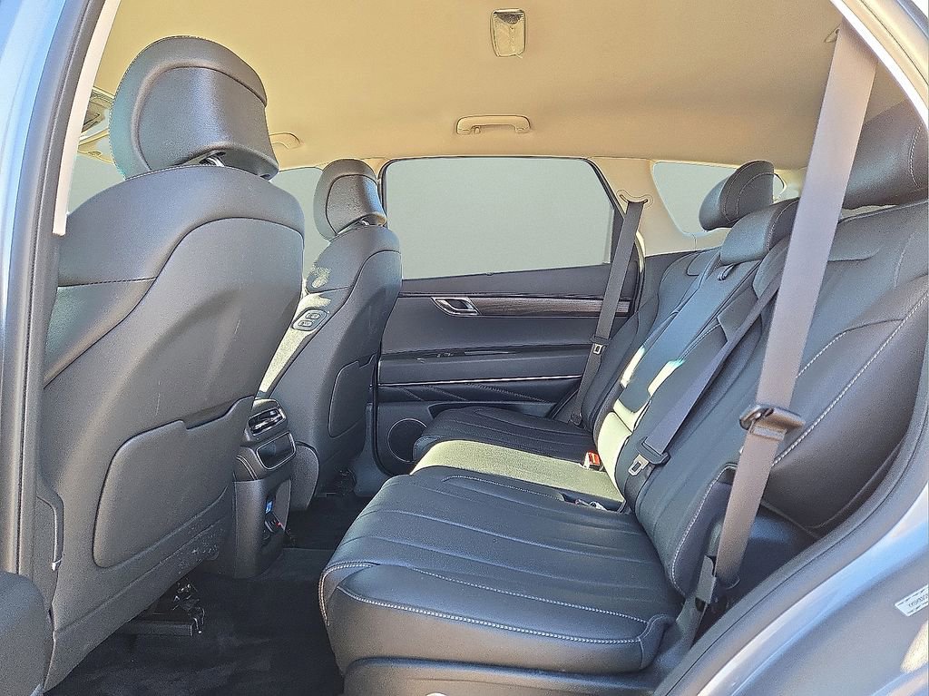 Used 2024 Genesis GV80 2.5T image 17