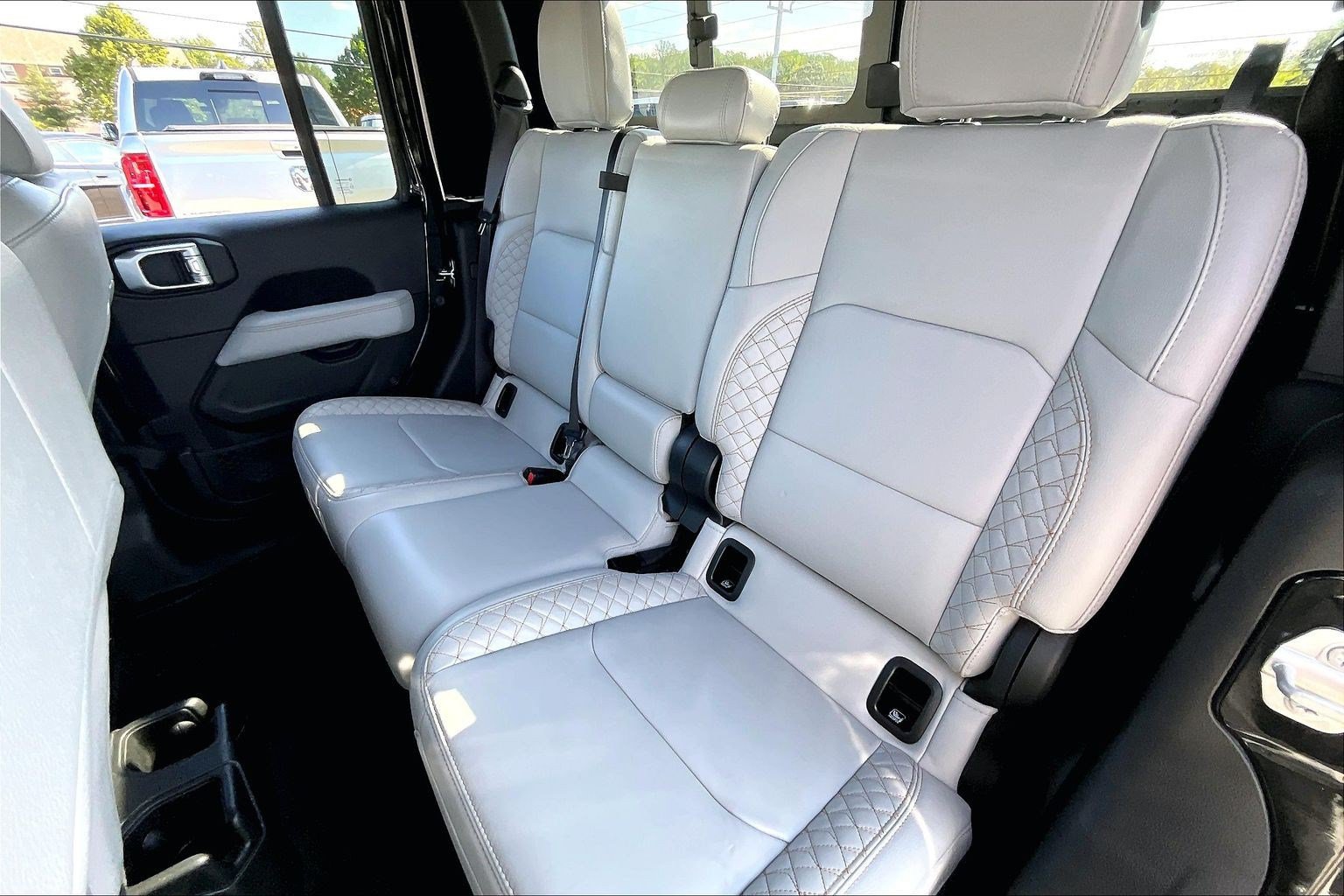 Used 2022 Jeep Gladiator Overland AWD/4WD image 21