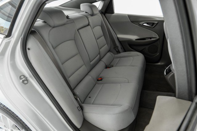 Used 2016 Chevrolet Malibu LT image 33