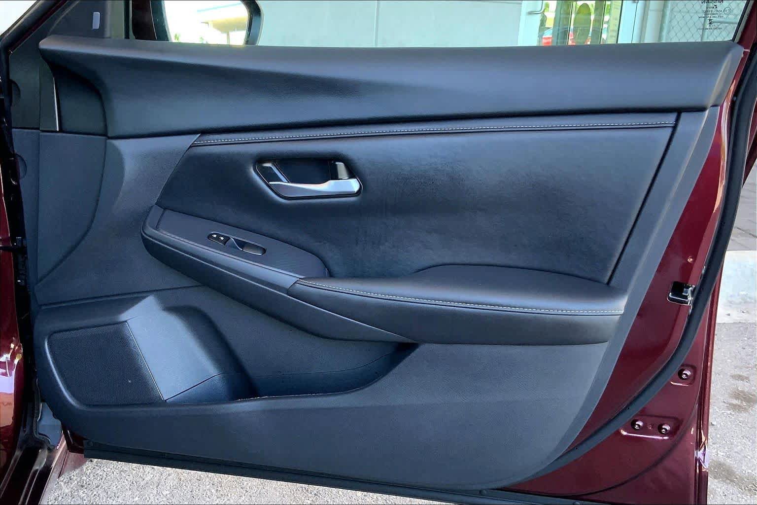 Used 2025 Nissan Sentra SV w/ Trunk Package FWD image 24